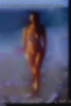 bettymills412atm fucking hot housewife