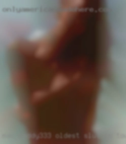 mac_daddy333 oldest slut in town